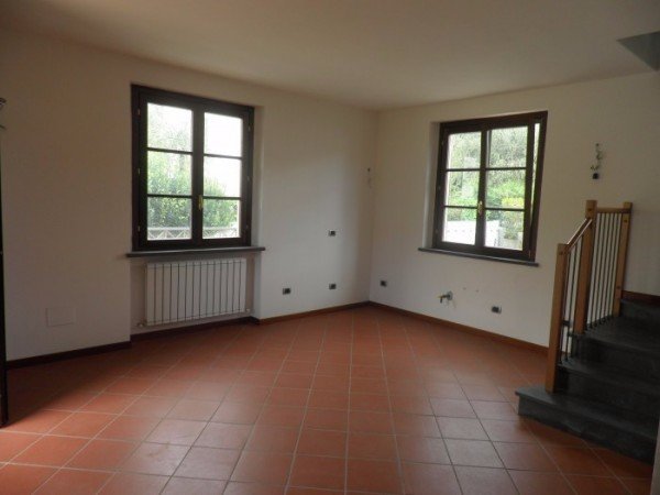 Immagine 9 di Villa in vendita  a Calci