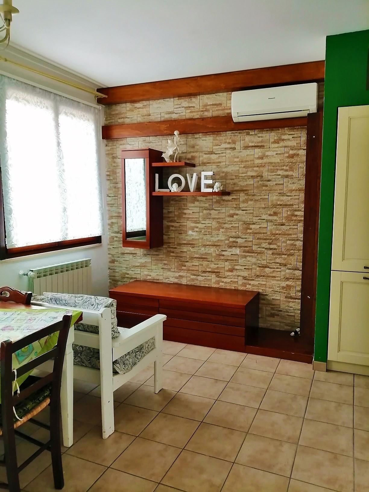 Immagine 2 di Appartamento in vendita  a Casole D'elsa