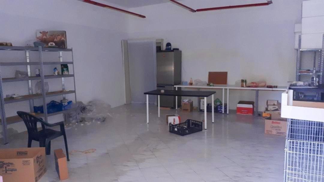 Immagine 1 di Negozio in affitto  a Cascina