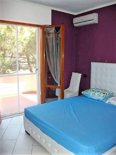 Immagine 3 di Appartamento in vendita  a Montignoso