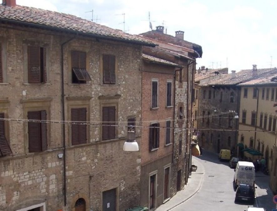 Immagine 10 di Appartamento in vendita  a Colle Di Val D'elsa