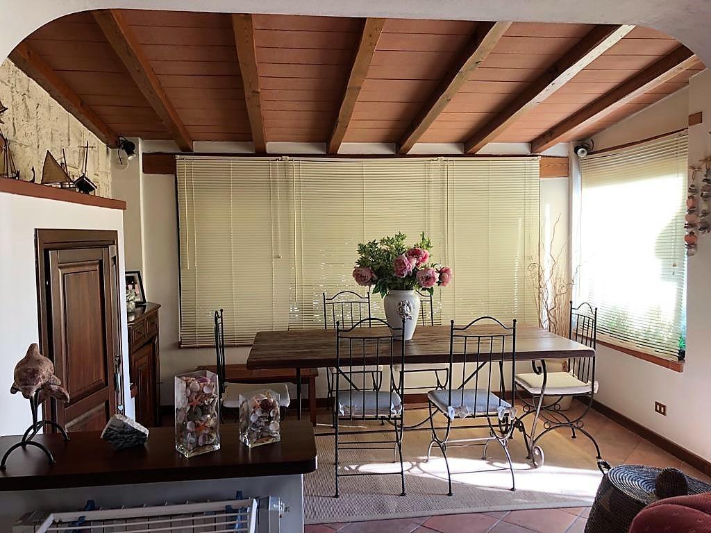 Immagine 15 di Casa semindipendente in vendita  a Montignoso