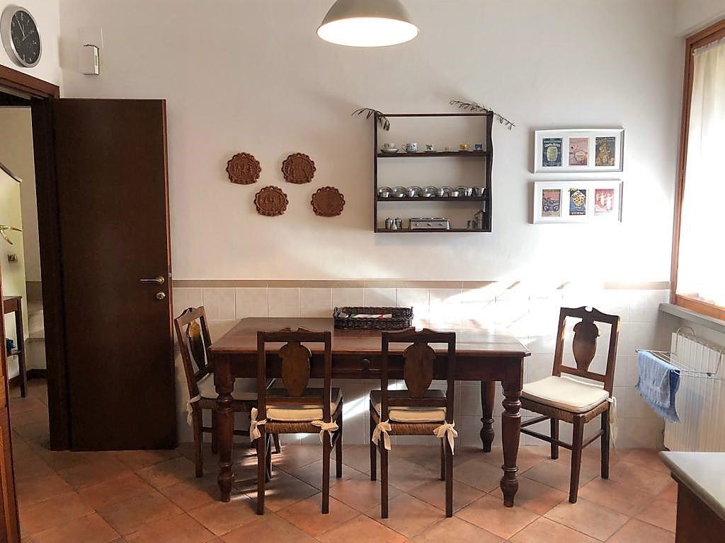 Immagine 17 di Casa semindipendente in vendita  a Montignoso