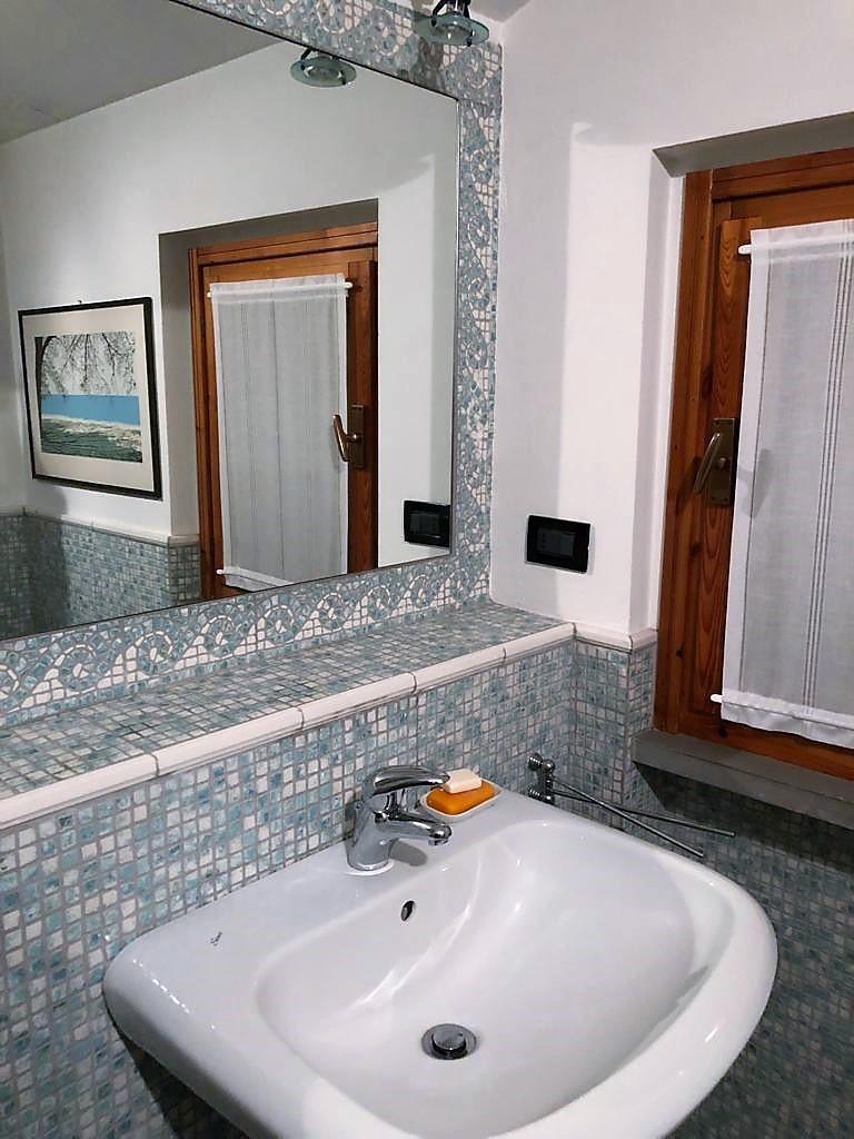 Immagine 34 di Casa semindipendente in vendita  a Montignoso