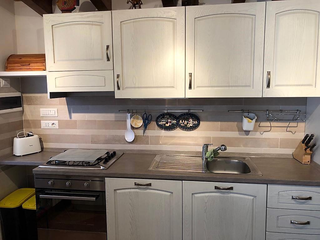 Immagine 18 di Casa semindipendente in vendita  a Montignoso