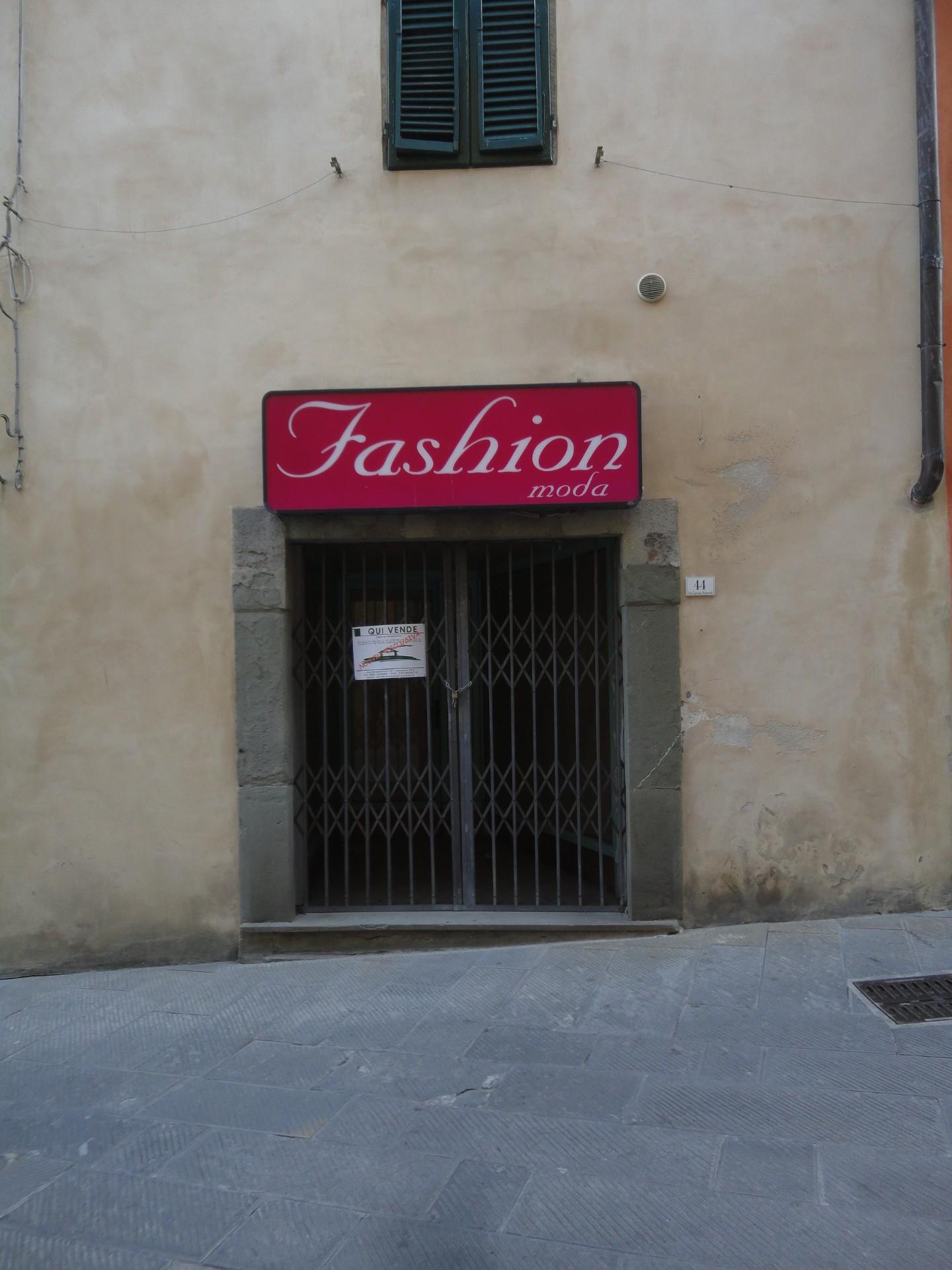 Immagine 6 di Locale commerciale in vendita  a Peccioli