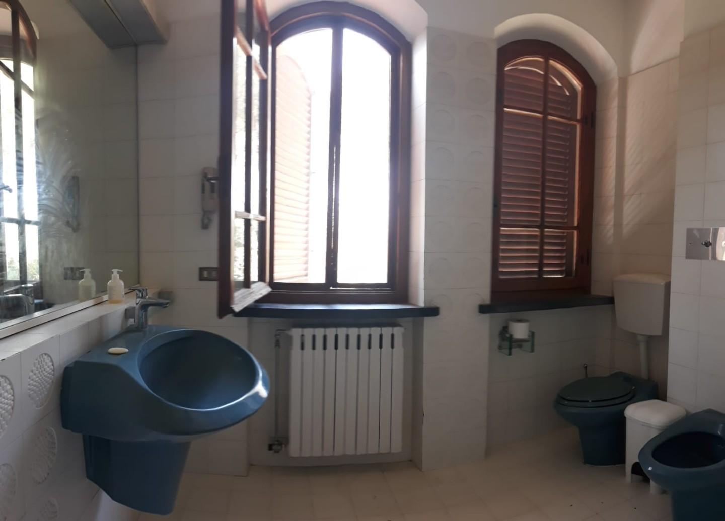 Immagine 10 di Villa in vendita  a Cascina