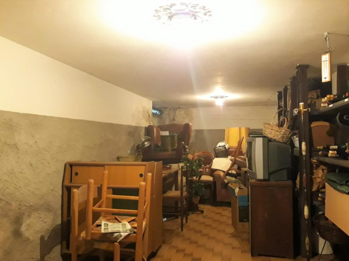 Immagine 23 di Villa in vendita  a Cascina