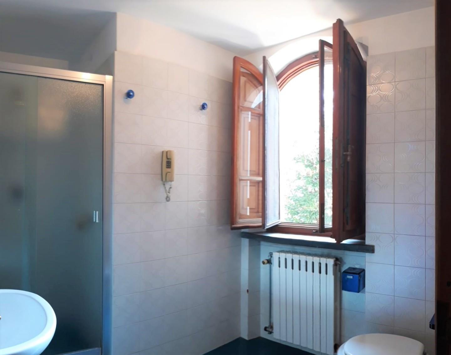 Immagine 9 di Villa in vendita  a Cascina