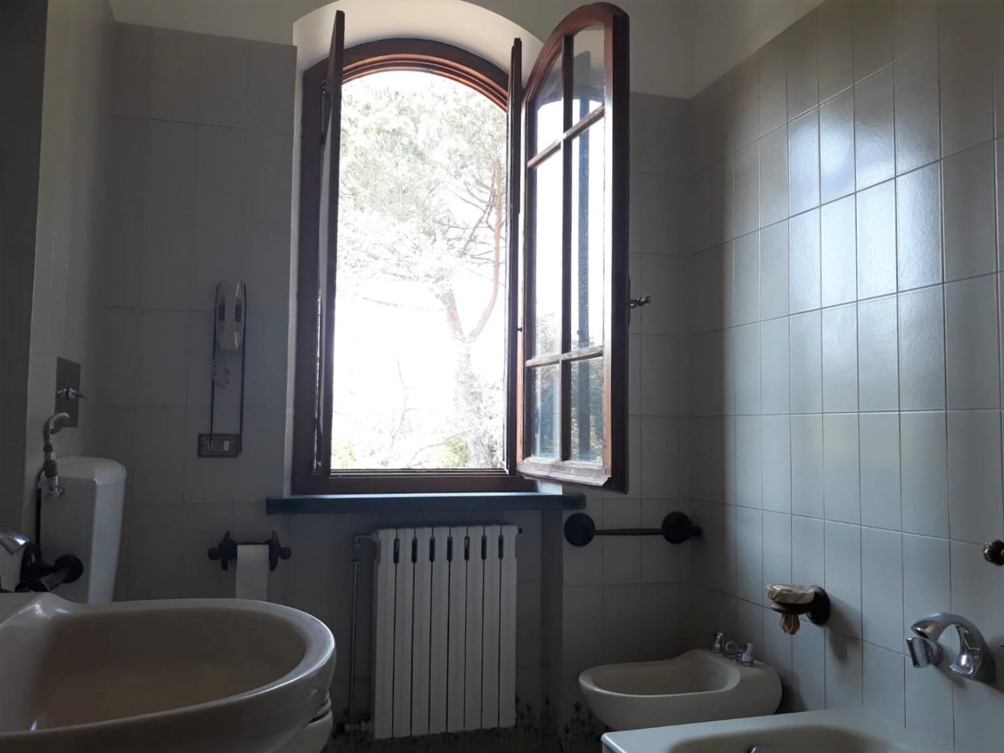 Immagine 12 di Villa in vendita  a Cascina