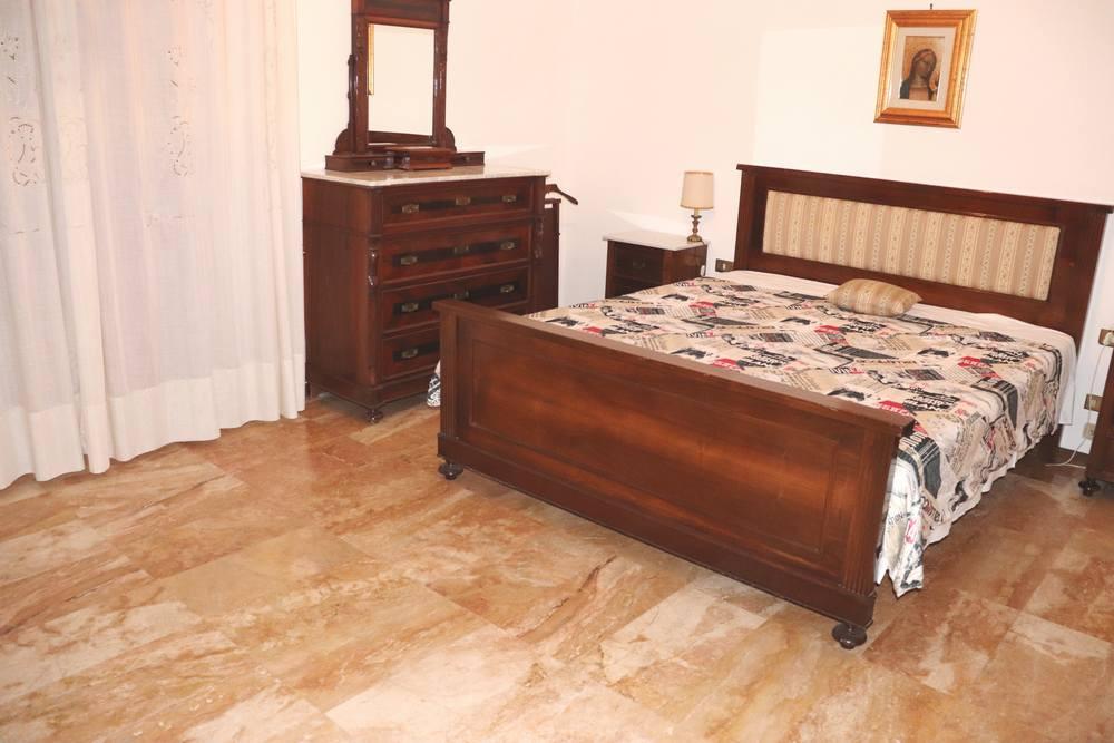 Immagine 11 di Villa in vendita  a Cascina