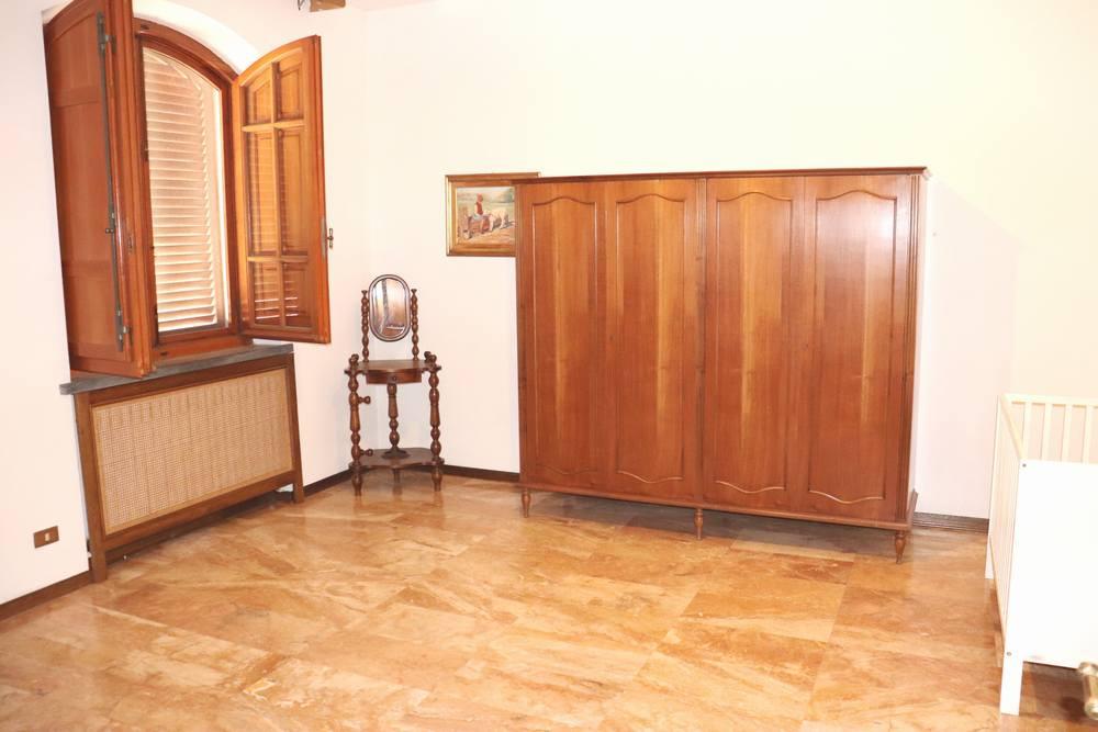 Immagine 9 di Villa in vendita  a Cascina