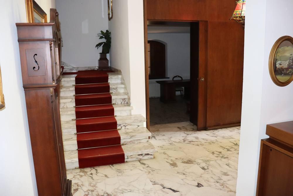 Immagine 6 di Villa in vendita  a Cascina