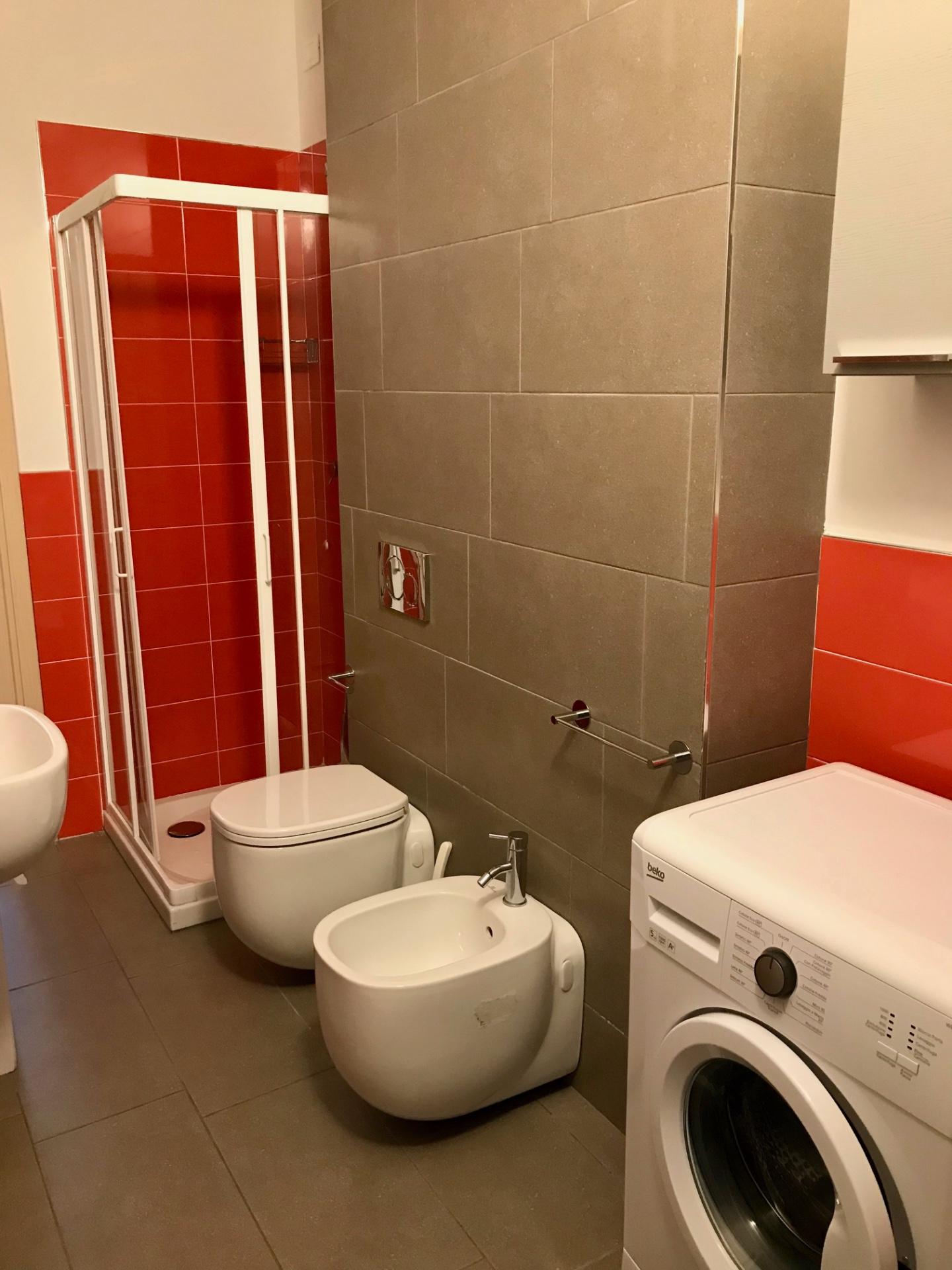 Immagine 12 di Appartamento in vendita  a Pisa