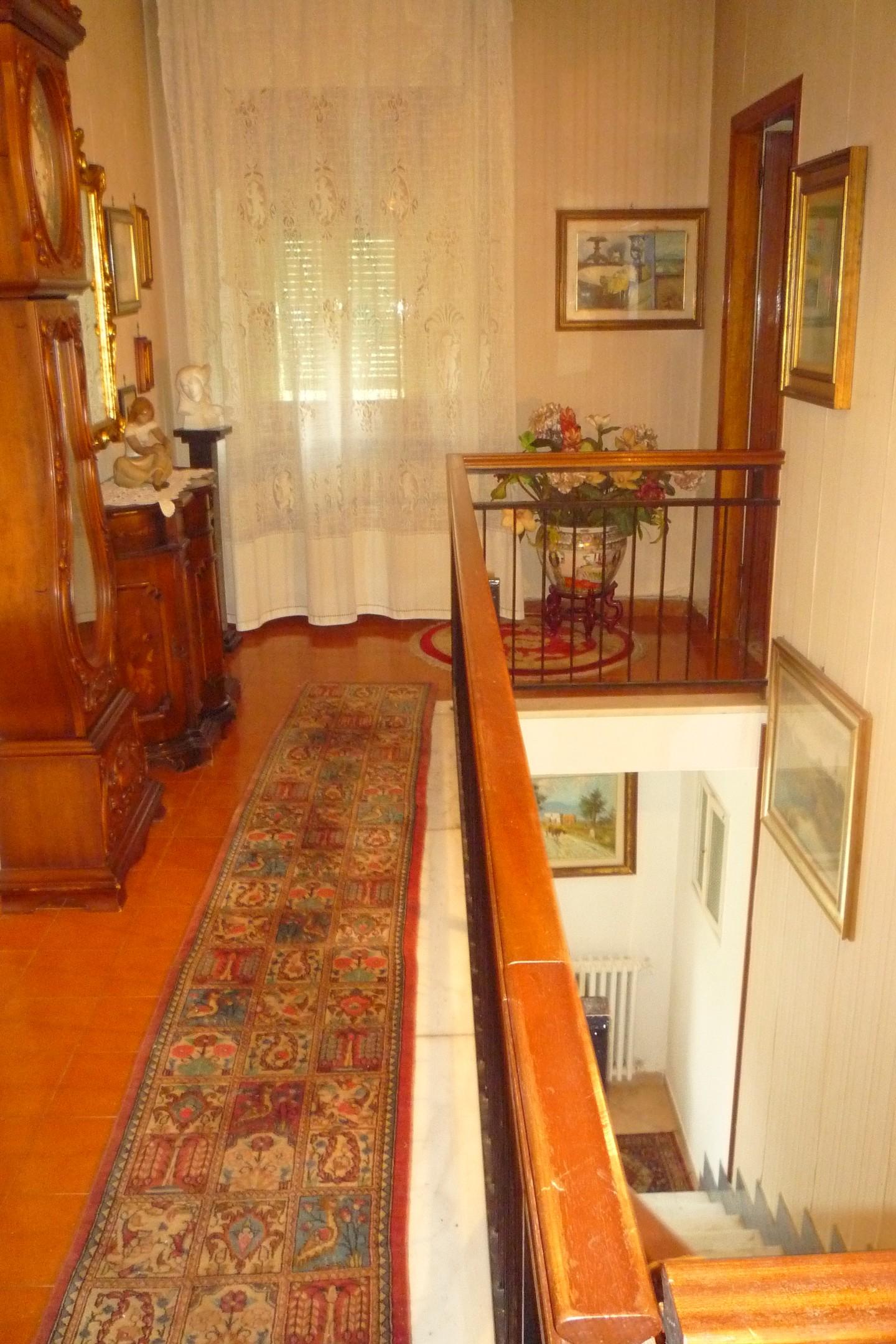 Immagine 20 di Casa bifamiliare in vendita  a Carrara