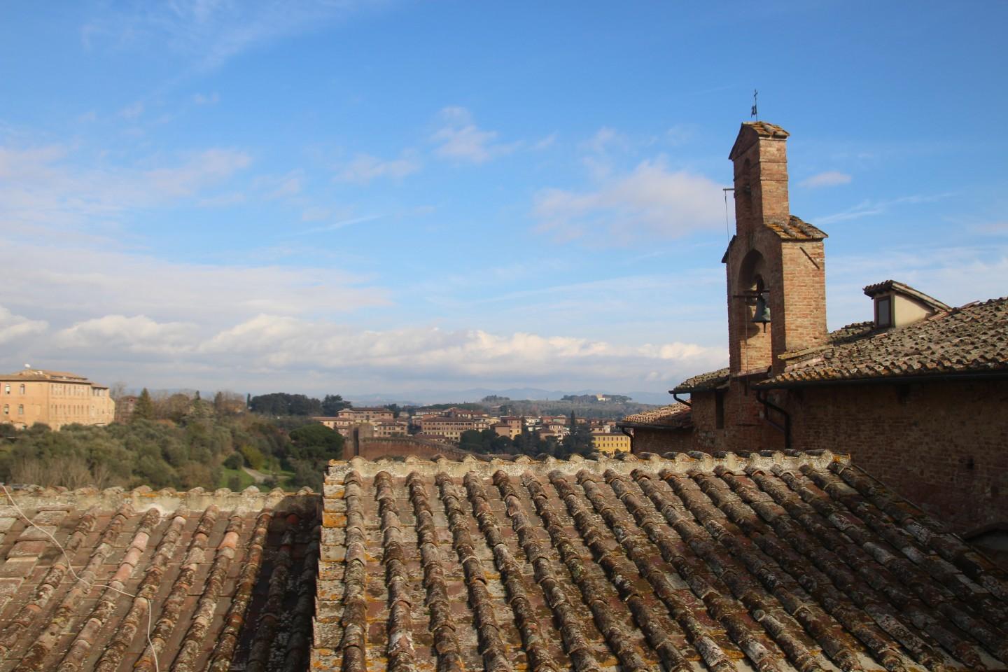 Immagine 23 di Appartamento in vendita  a Siena