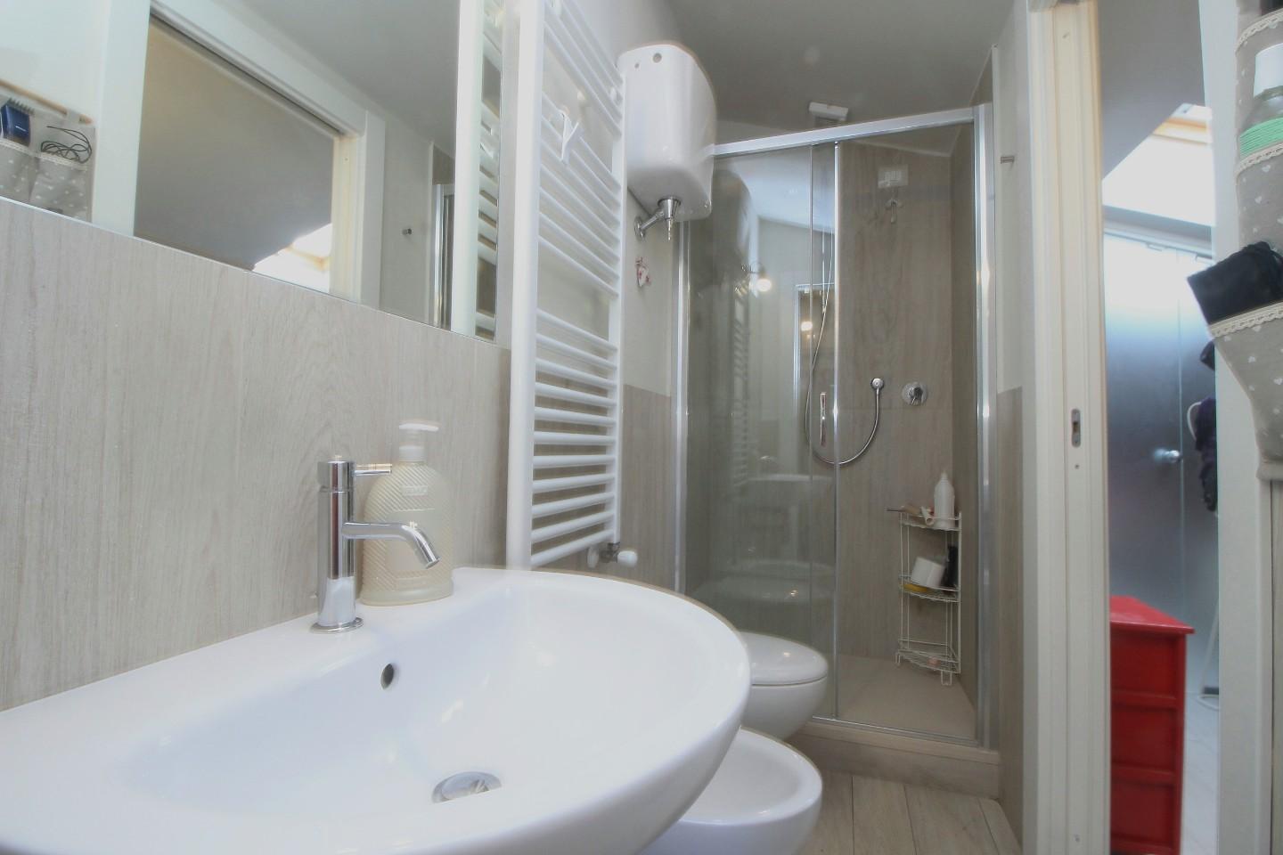 Immagine 22 di Appartamento in vendita  a Siena