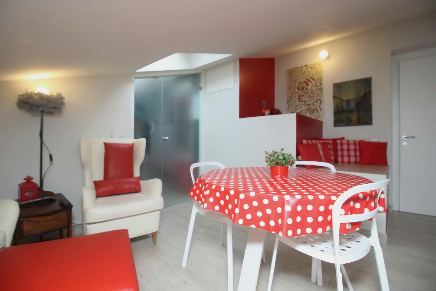 Immagine 6 di Appartamento in vendita  a Siena