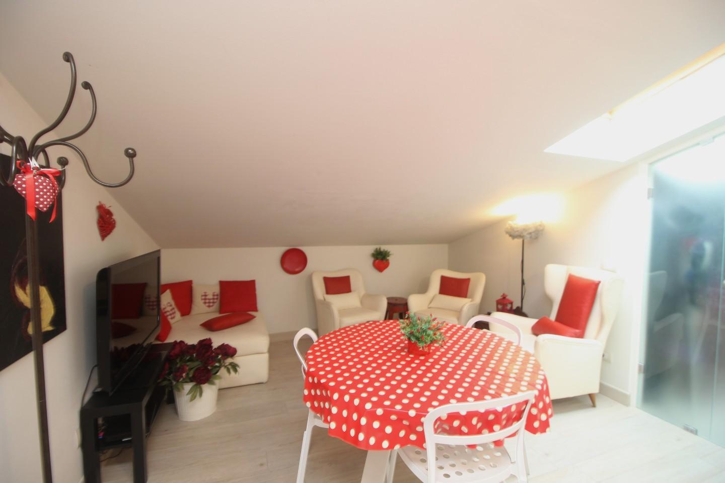 Immagine 5 di Appartamento in vendita  a Siena