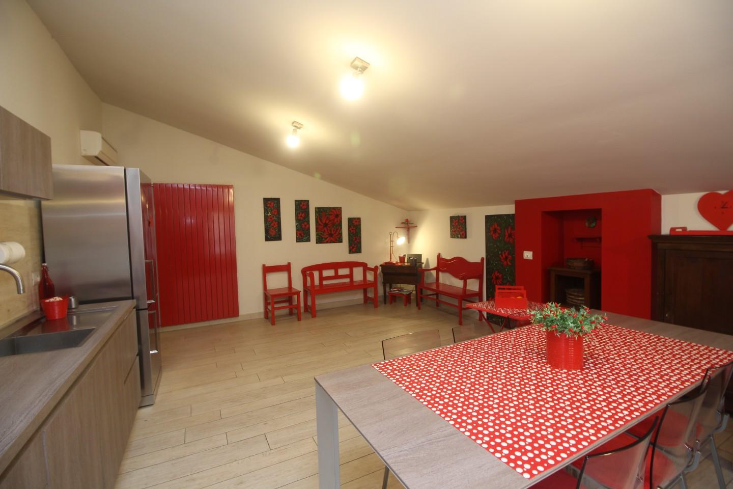 Immagine 3 di Appartamento in vendita  a Siena