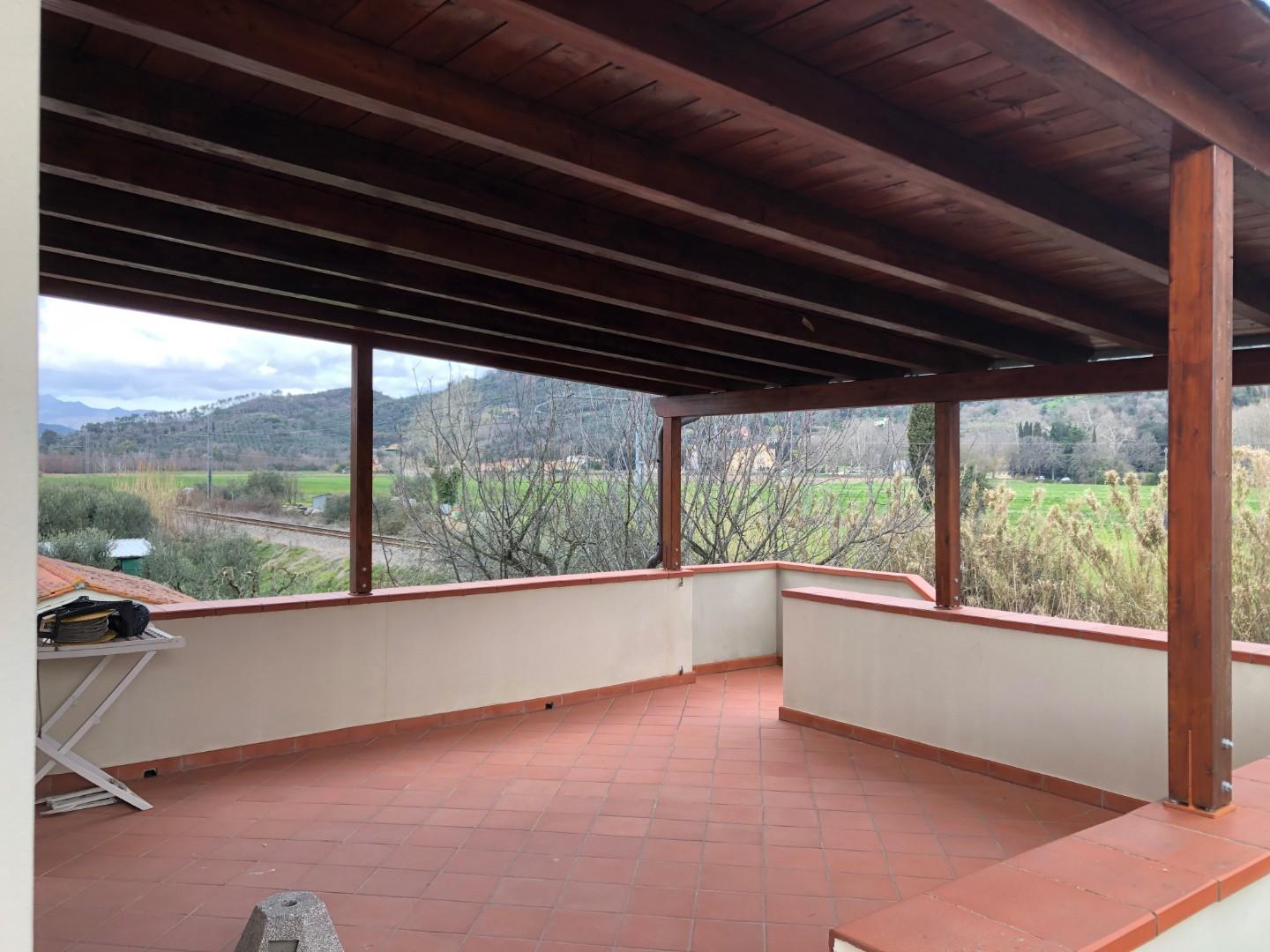 Immagine 37 di Casa indipendente in vendita  a San Giuliano Terme