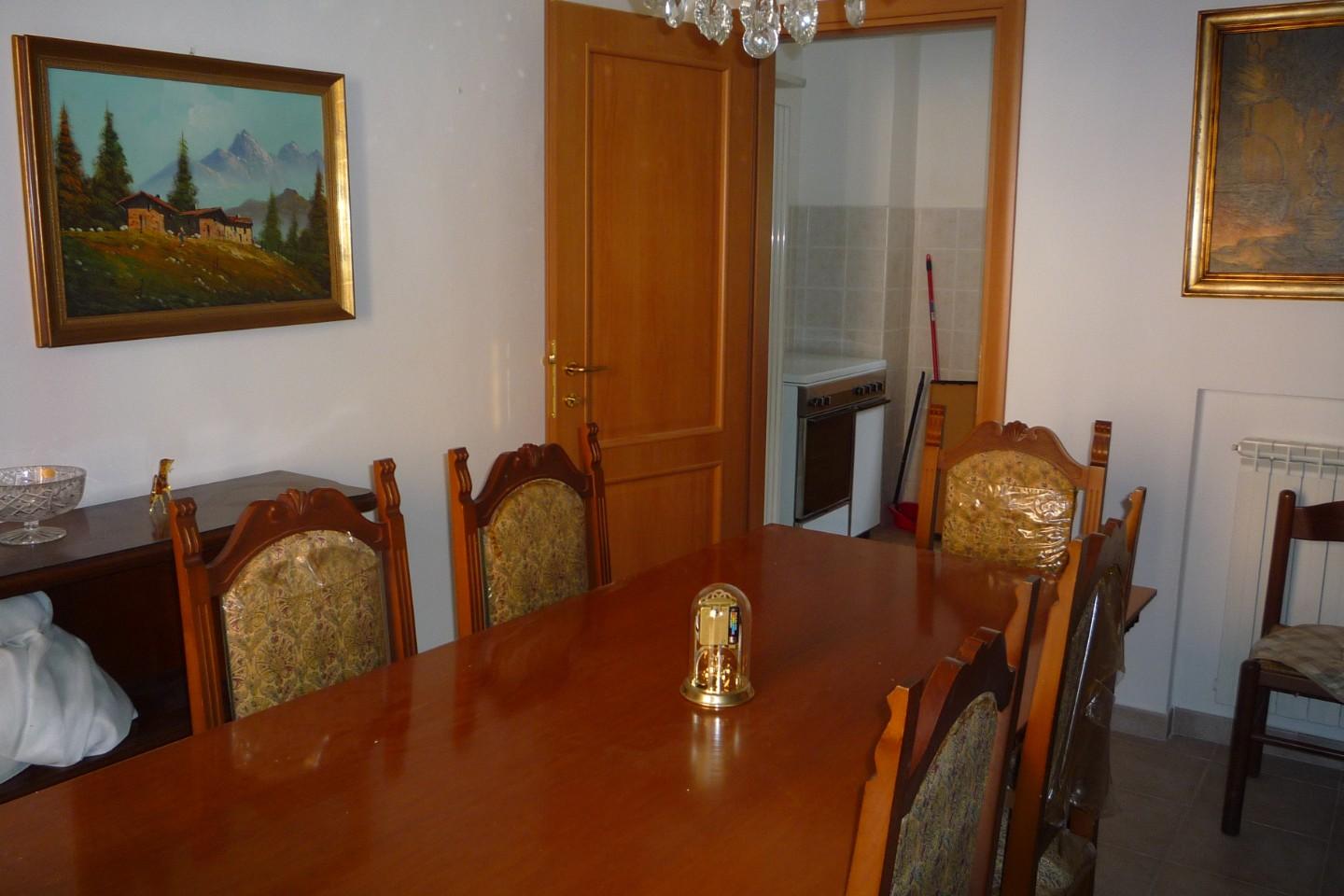 Immagine 9 di Appartamento in vendita  a Carrara