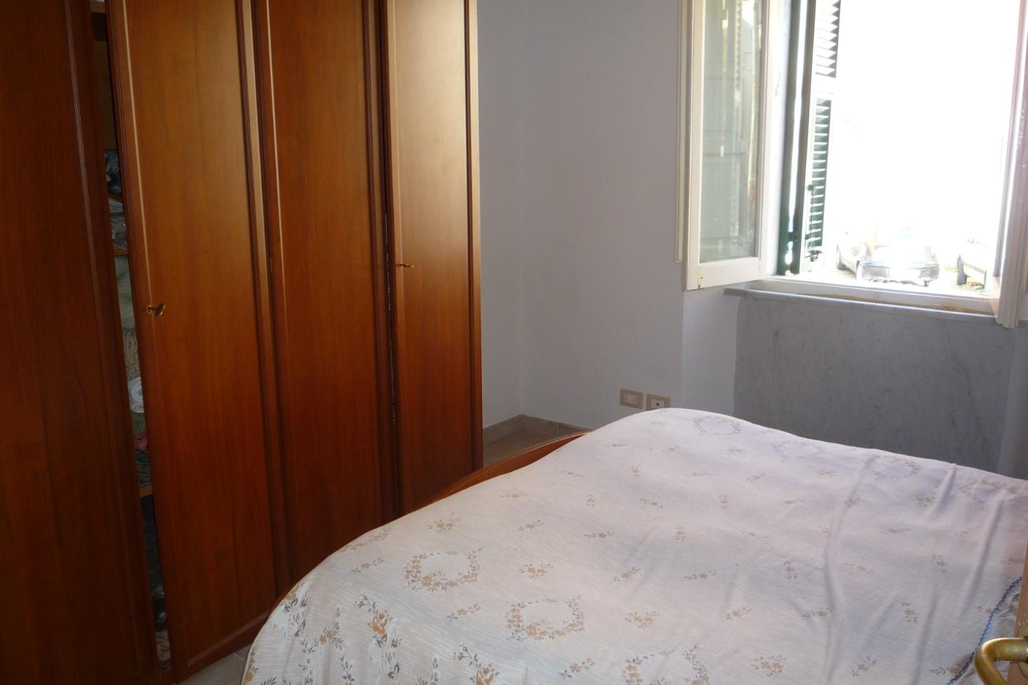 Immagine 2 di Appartamento in vendita  a Carrara