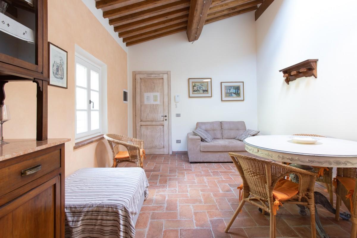 Immagine 39 di Albergo/B&B/Residence in vendita  a Pisa