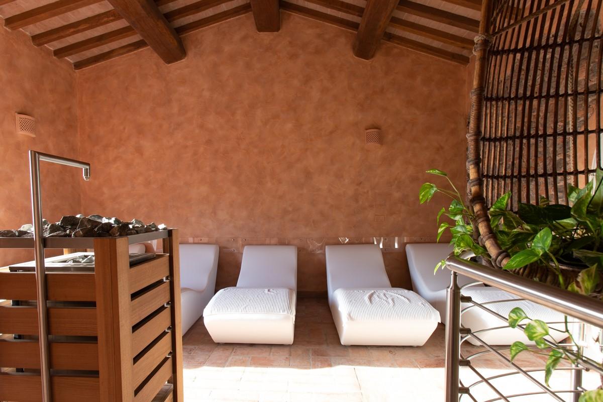 Immagine 10 di Albergo/B&B/Residence in vendita  a Pisa