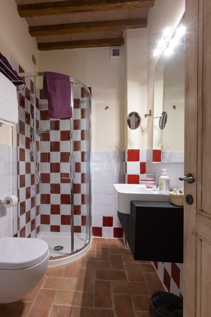 Immagine 28 di Albergo/B&B/Residence in vendita  a Pisa