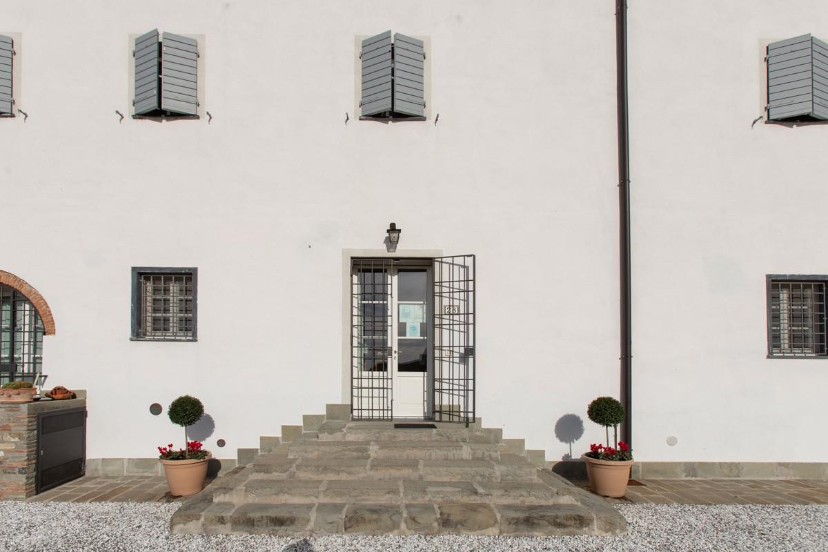 Immagine 15 di Albergo/B&B/Residence in vendita  a Pisa