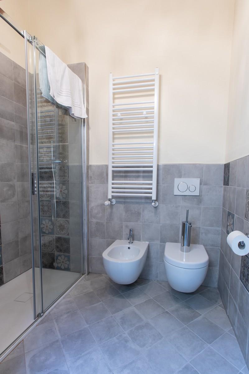 Immagine 51 di Albergo/B&B/Residence in vendita  a Pisa