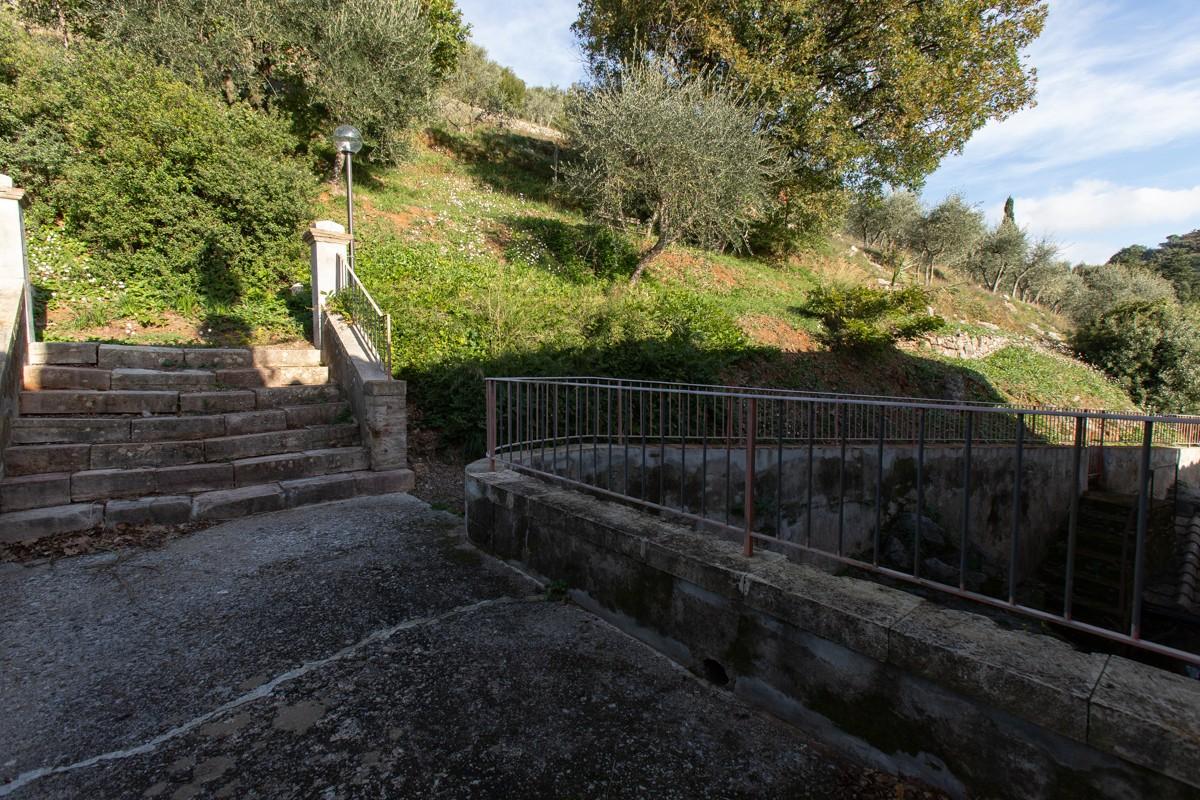 Immagine 52 di Albergo/B&B/Residence in vendita  a Pisa