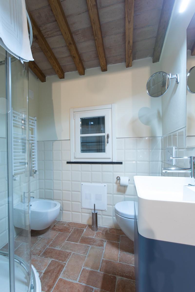 Immagine 50 di Albergo/B&B/Residence in vendita  a Pisa