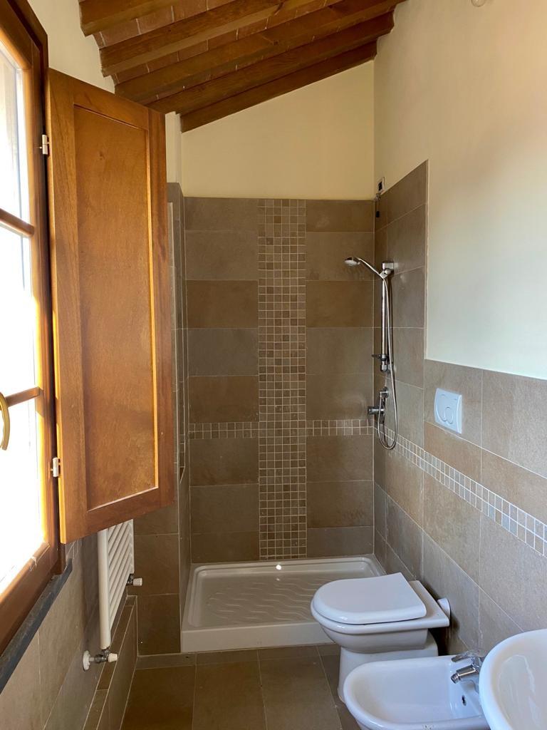 Immagine 7 di Mansarda in vendita  a San Giuliano Terme