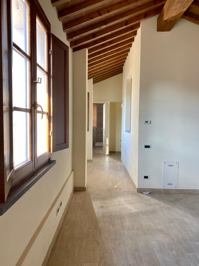 Immagine 5 di Mansarda in vendita  a San Giuliano Terme