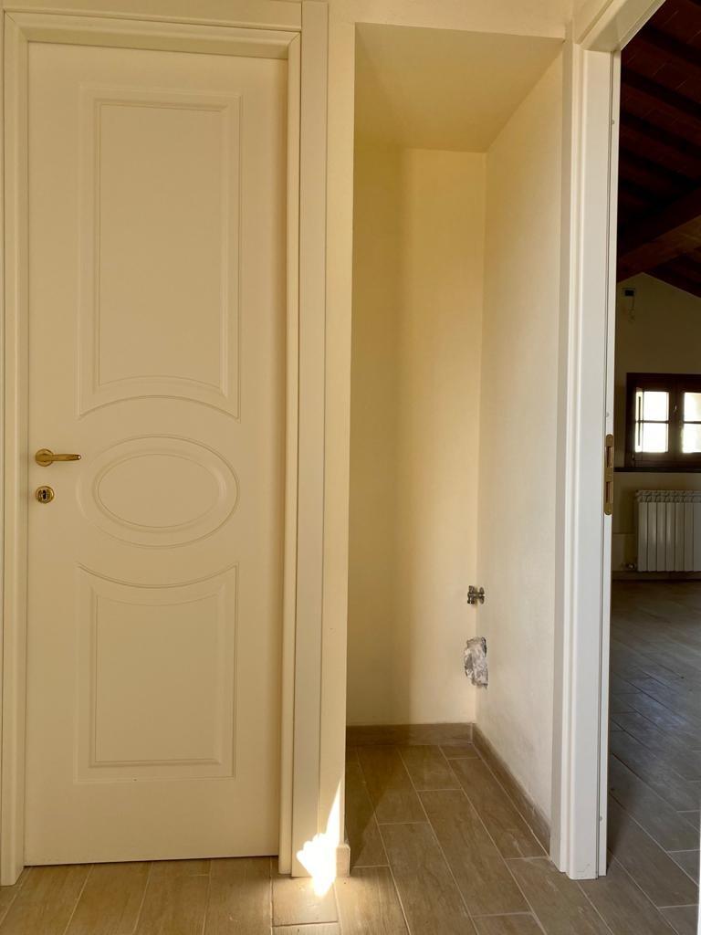 Immagine 9 di Mansarda in vendita  a San Giuliano Terme