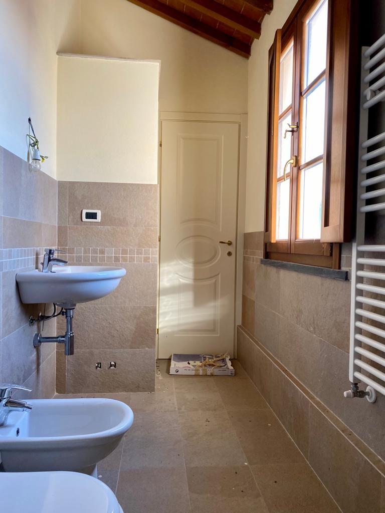 Immagine 8 di Mansarda in vendita  a San Giuliano Terme