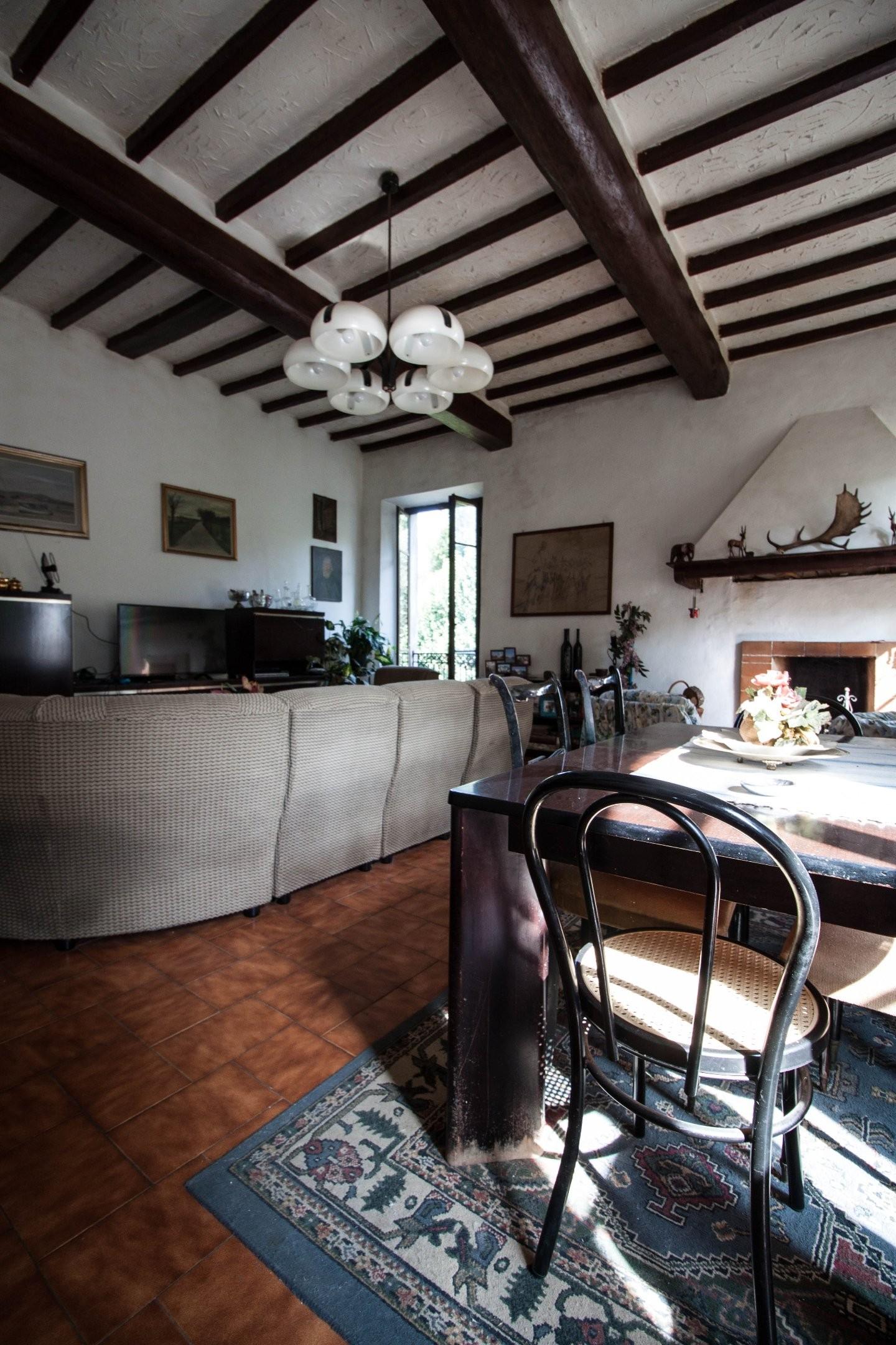 Immagine 21 di Rustico / casale in vendita  a Calci