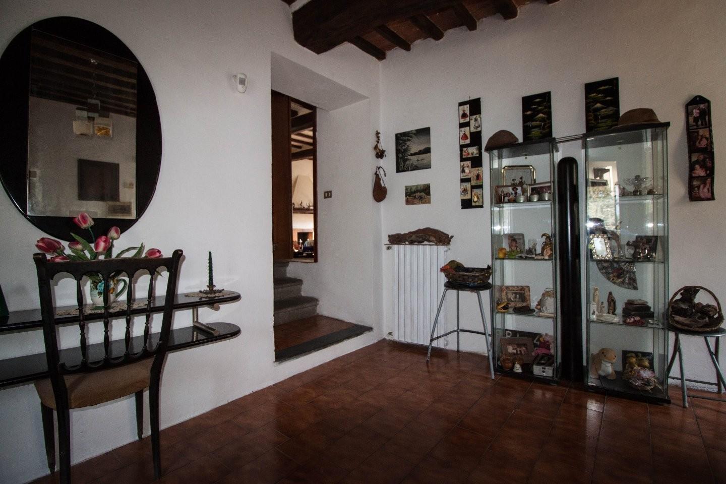 Immagine 4 di Rustico / casale in vendita  a Calci