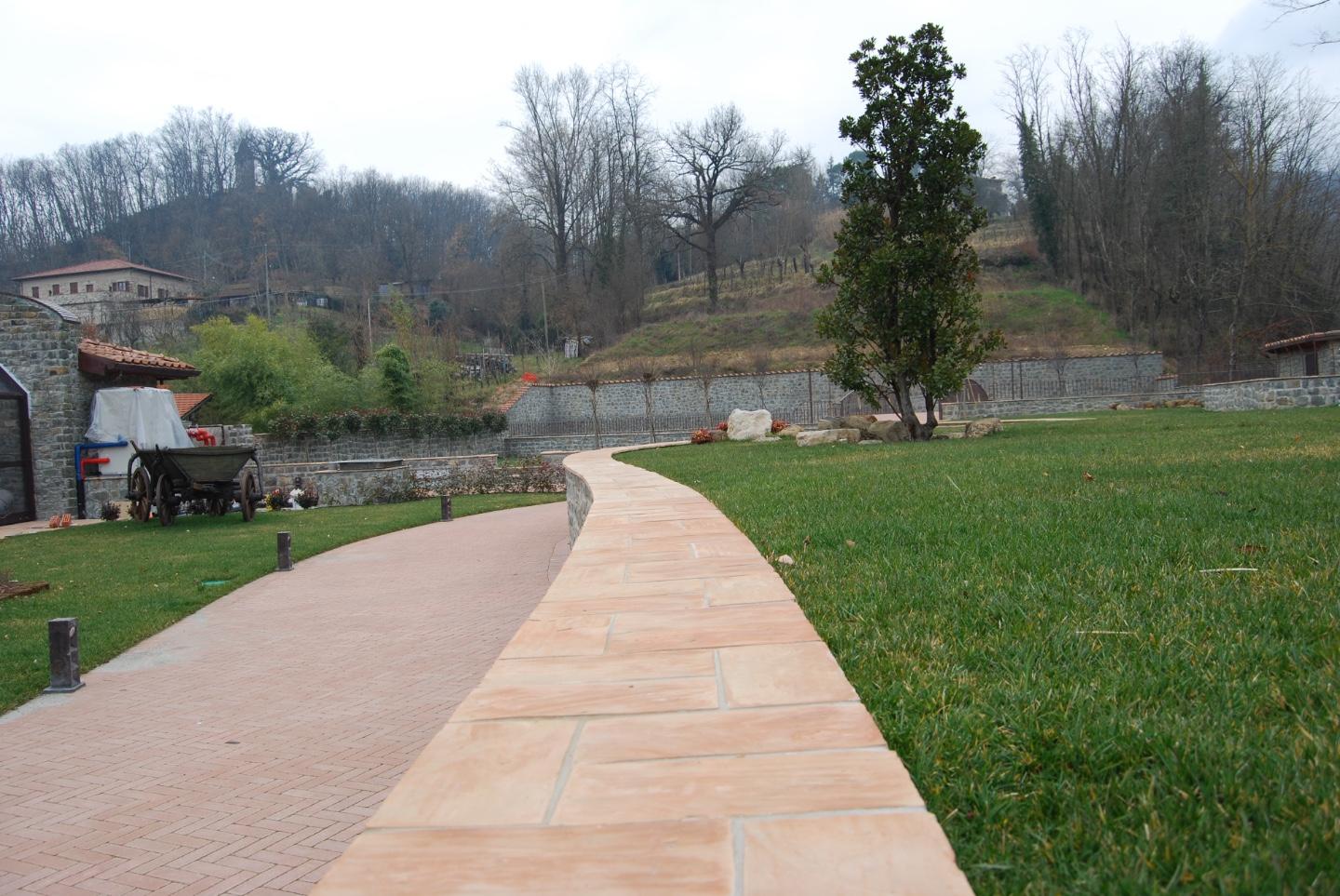 Immagine 50 di Albergo/B&B/Residence in vendita  a Villafranca In Lunigiana