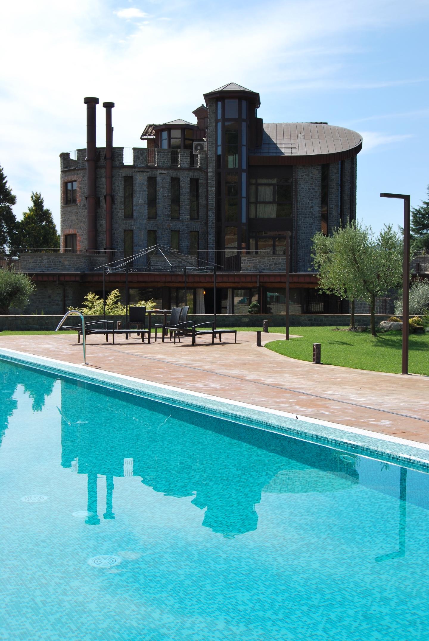 Immagine 18 di Albergo/B&B/Residence in vendita  a Villafranca In Lunigiana