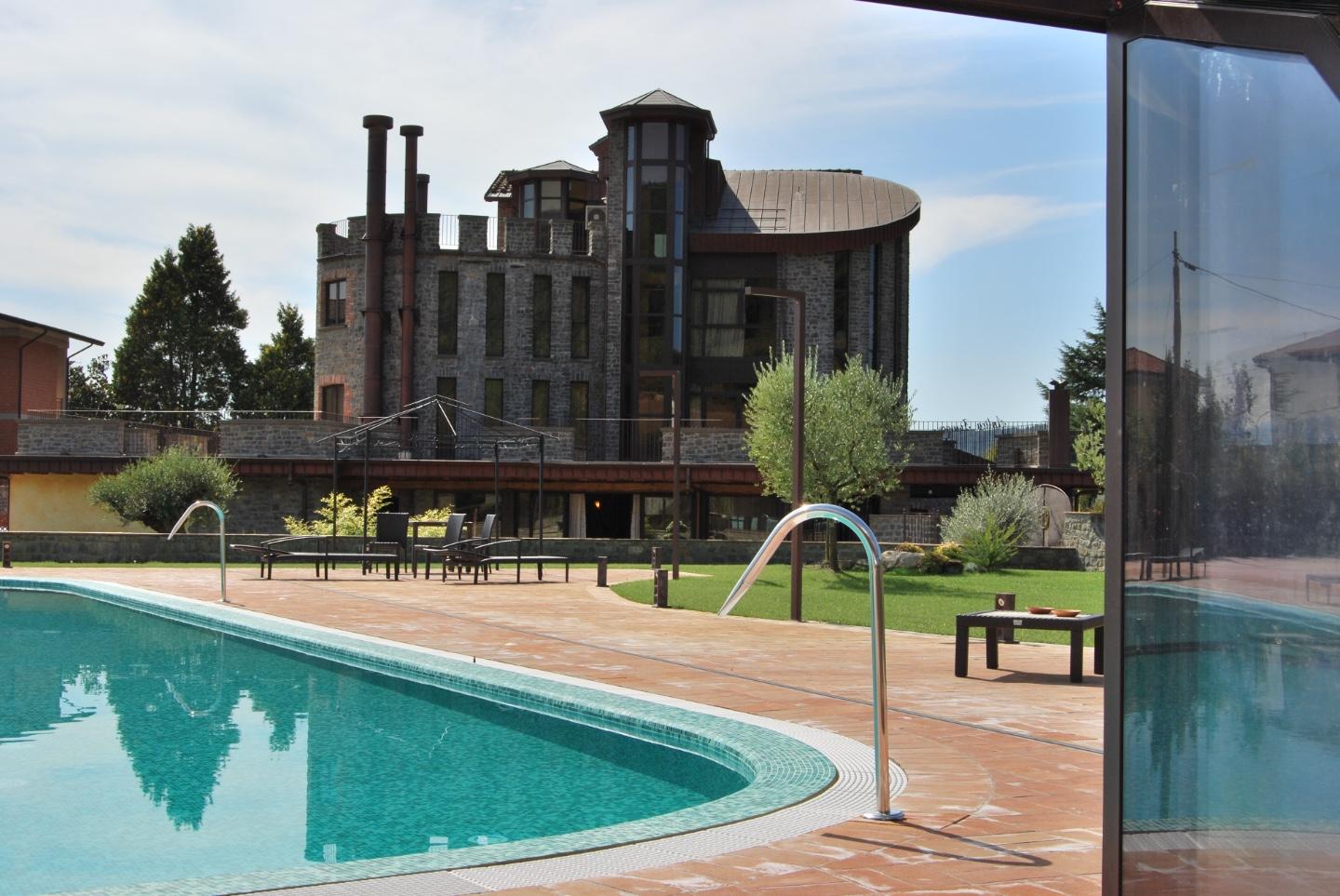 Immagine 16 di Albergo/B&B/Residence in vendita  a Villafranca In Lunigiana