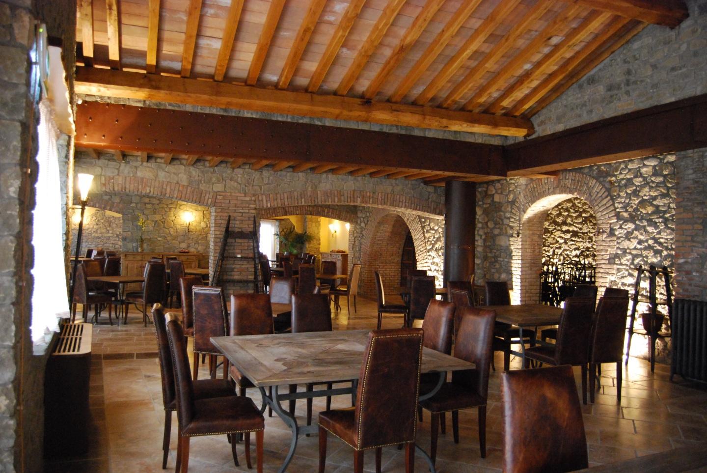 Immagine 35 di Albergo/B&B/Residence in vendita  a Villafranca In Lunigiana