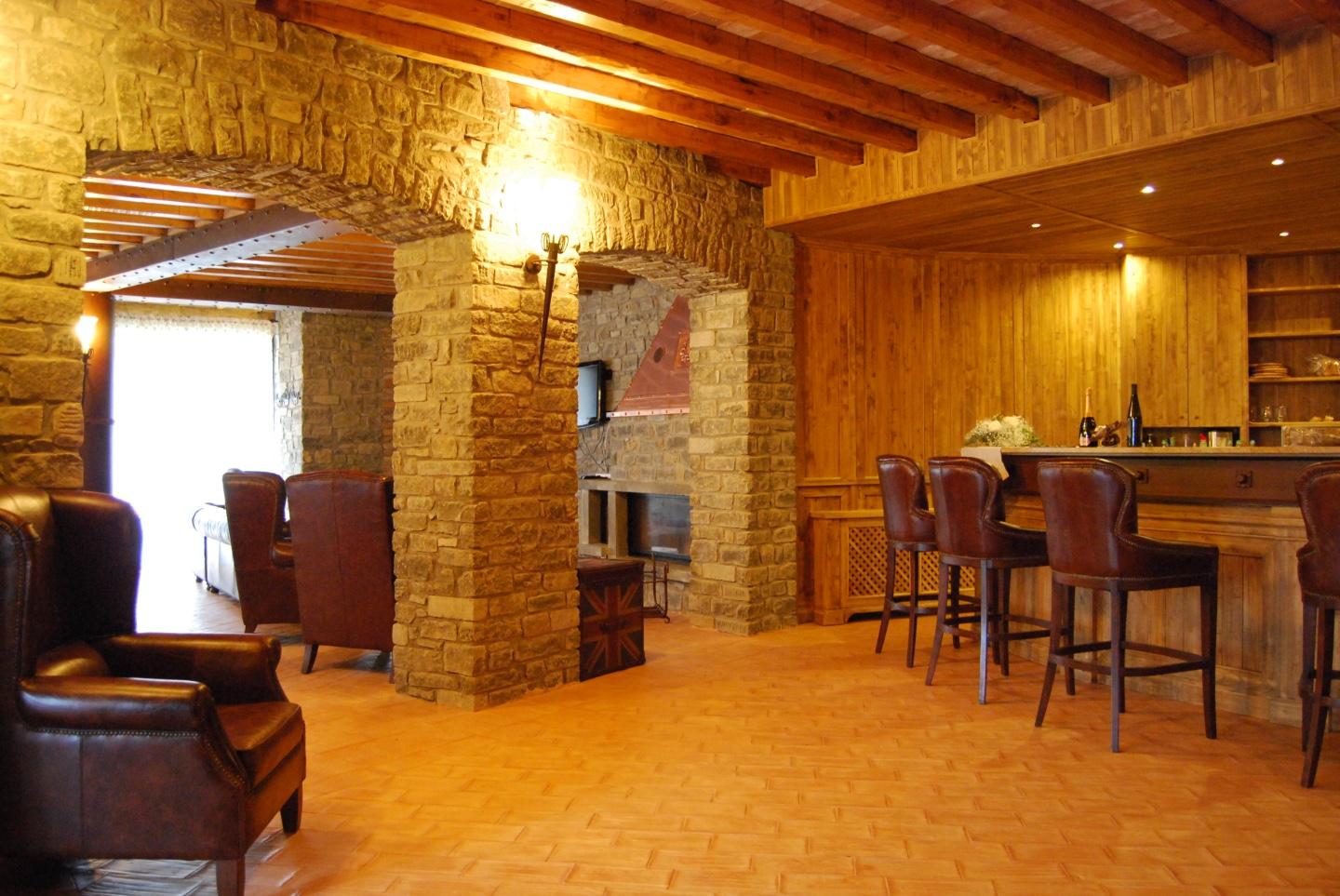 Immagine 24 di Albergo/B&B/Residence in vendita  a Villafranca In Lunigiana