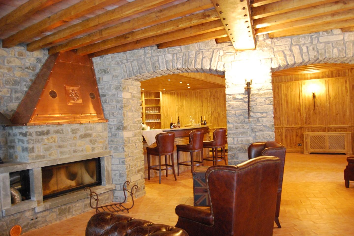 Immagine 26 di Albergo/B&B/Residence in vendita  a Villafranca In Lunigiana