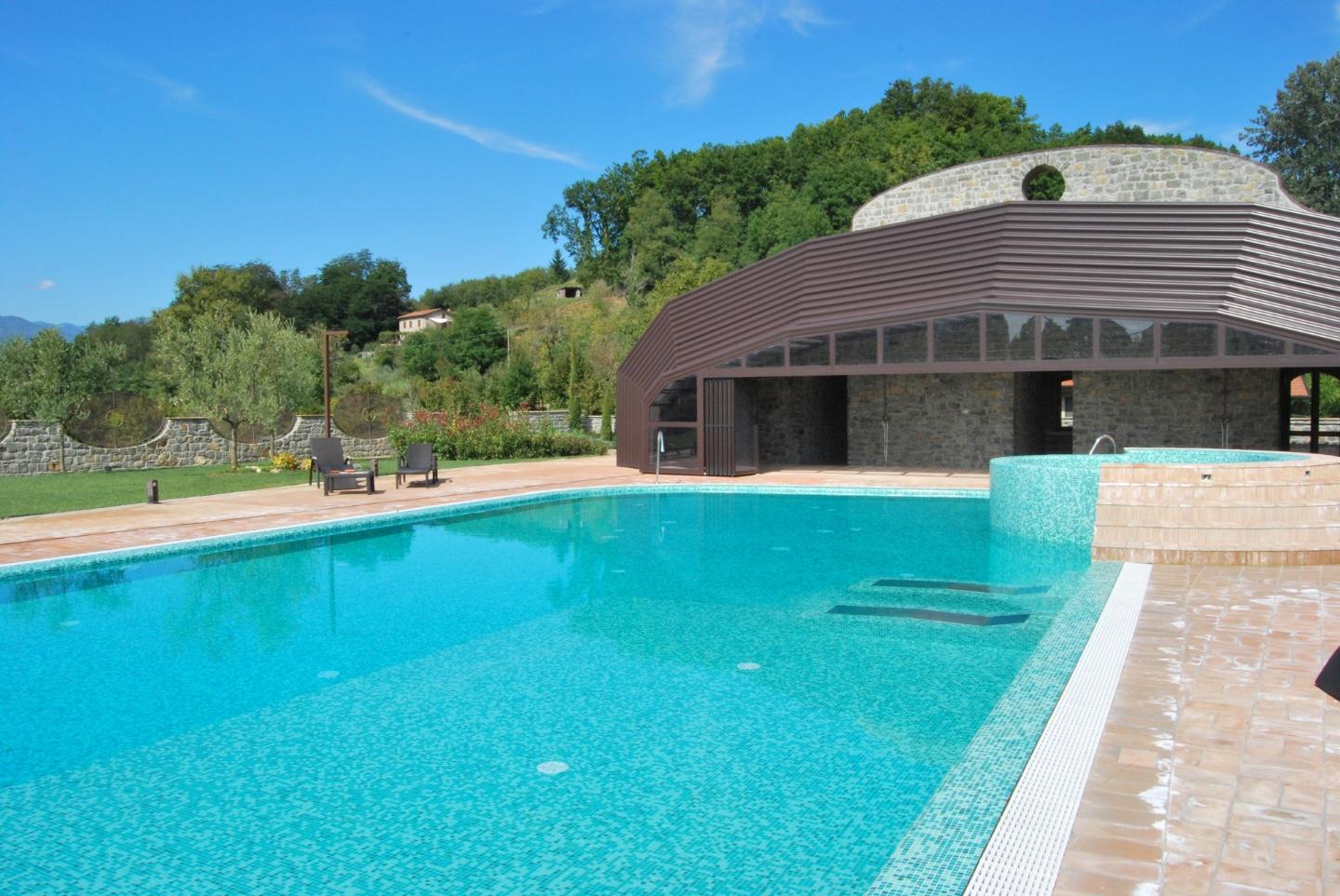 Immagine 10 di Albergo/B&B/Residence in vendita  a Villafranca In Lunigiana