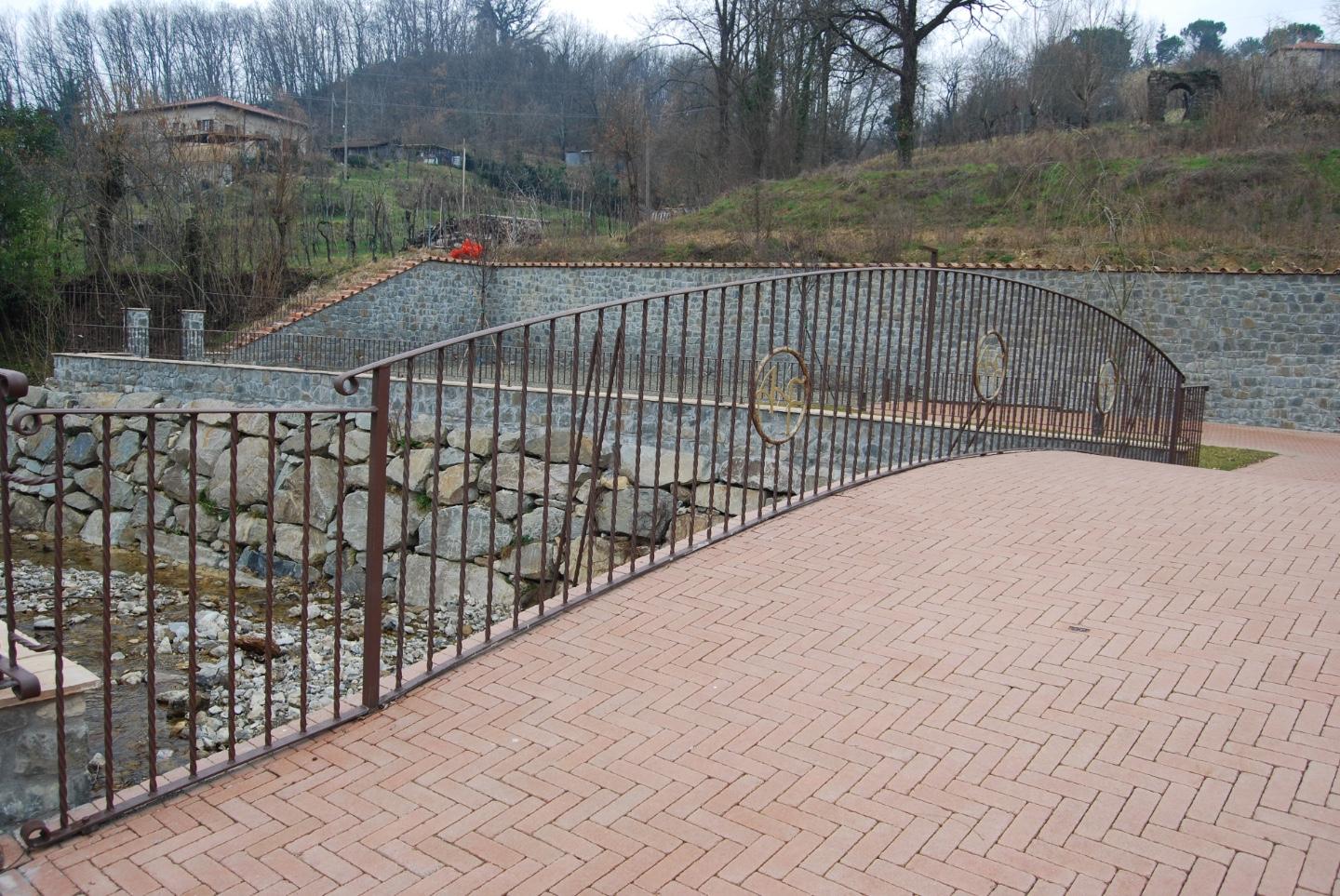 Immagine 56 di Albergo/B&B/Residence in vendita  a Villafranca In Lunigiana