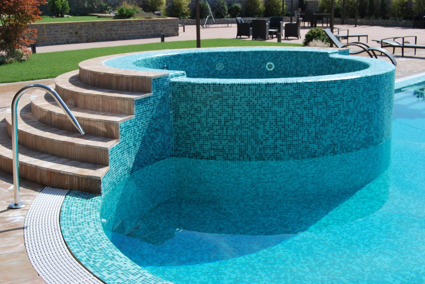 Immagine 17 di Albergo/B&B/Residence in vendita  a Villafranca In Lunigiana