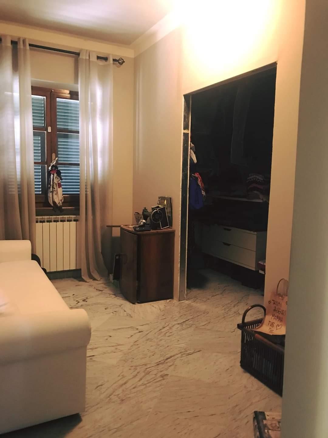 Immagine 8 di Villa in vendita  a Carrara